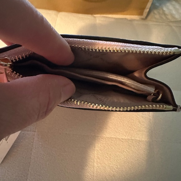 Michael Kors Blush Card Holder with Banana Keychain - Picture 4 of 9